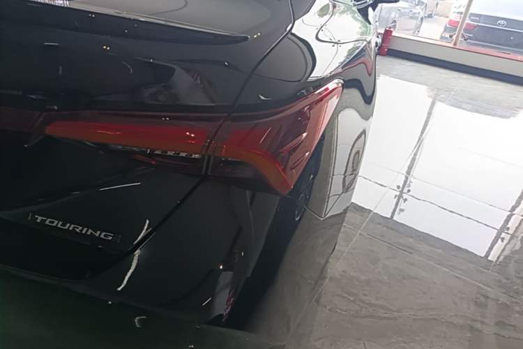 Used Toyota Avalon 2019 2.5L Touring Premium Version China VI Standard Right Rear Taillight