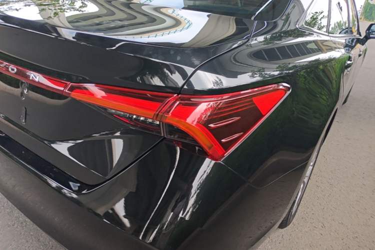 Used Toyota Avalon 2019 2.0L Ambition Edition China VI Right Rear Taillight