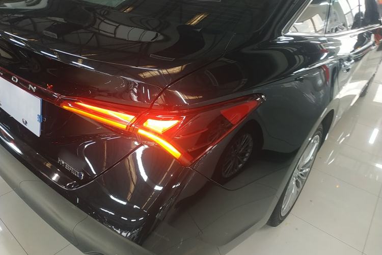 Used Toyota Avalon 2019 Dual-Engine 2.5L XLE Prestige Version China VI Standard Right Rear Taillight
