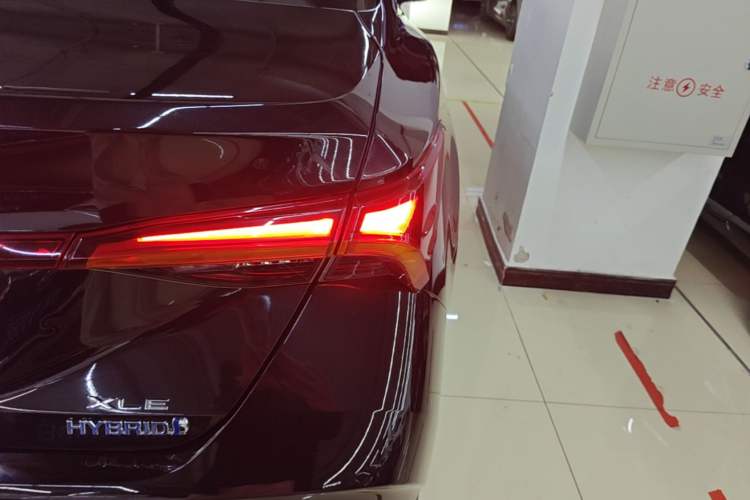 Used Toyota Avalon 2019 Dual-Engine 2.5L XLE Prestige Version China VI Standard Right Rear Taillight