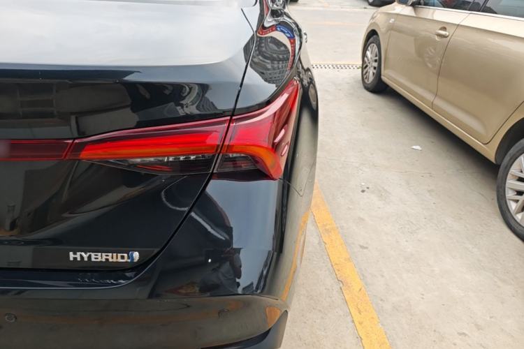 Used Toyota Avalon 2019 Dual-Engine 2.5L Luxury Edition China VI Standard Right Rear Taillight