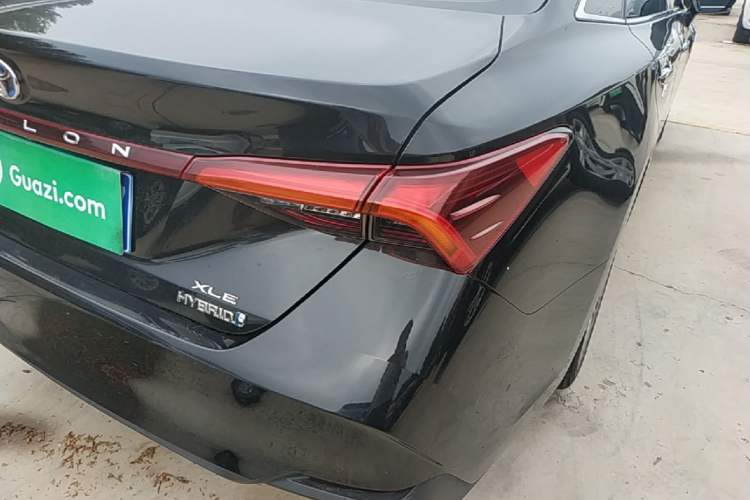 Used Toyota Avalon 2019 Dual-Engine 2.5L XLE Prestige Version China VI Standard Right Rear Taillight