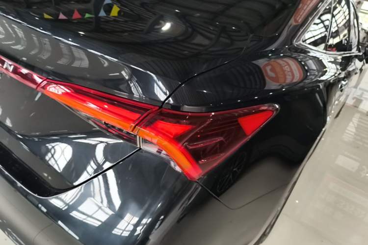 Used Toyota Avalon 2019 2.0L Luxury Edition China VI Standard Right Rear Taillight