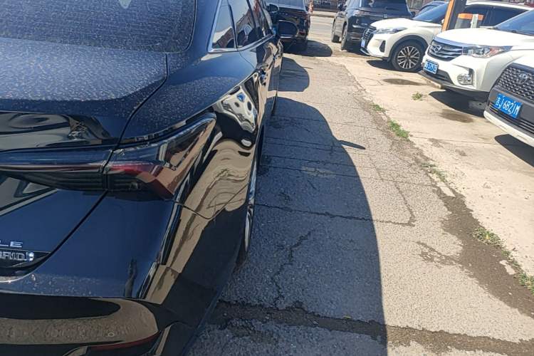Used Toyota Avalon 2019 Dual-Engine 2.5L XLE Prestige Version China VI Standard Right Rear Taillight