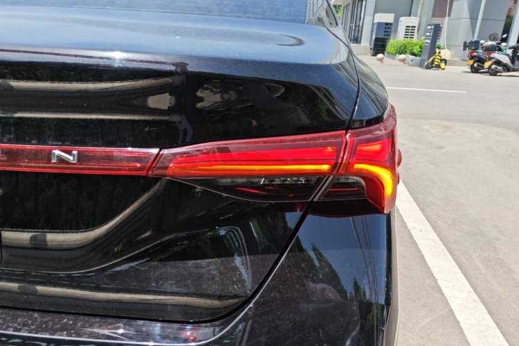Used Toyota Avalon 2019 2.0L Ambition Edition China VI Right Rear Taillight