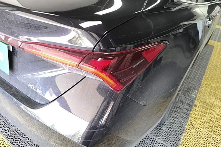 Used Toyota Avalon 2019 2.0L XLE Premium Edition China VI Right Rear Taillight