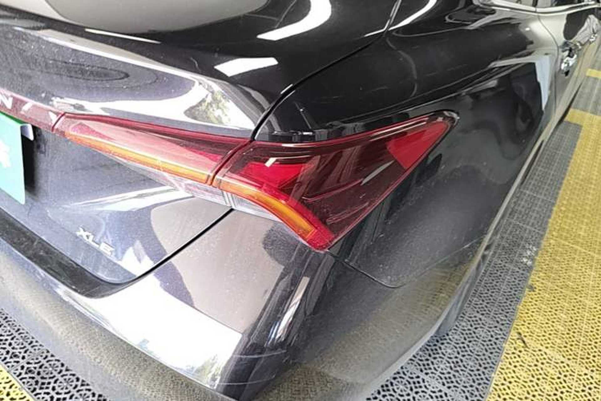 Used Toyota Avalon 2019 2.0L XLE Premium Edition China VI Right Rear Taillight