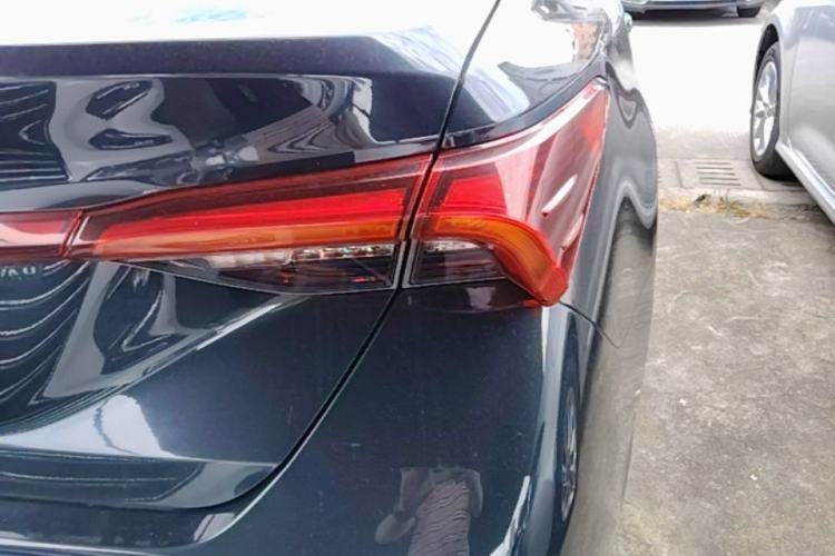 Used Toyota Avalon 2019 2.0L Ambition Edition China VI Right Rear Taillight