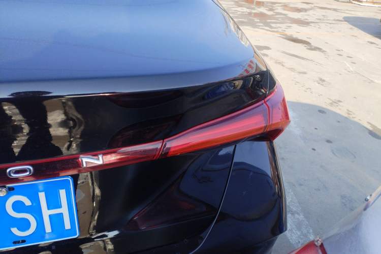 Used Toyota Avalon 2019 2.0L XLE Premium Edition China VI Right Rear Taillight