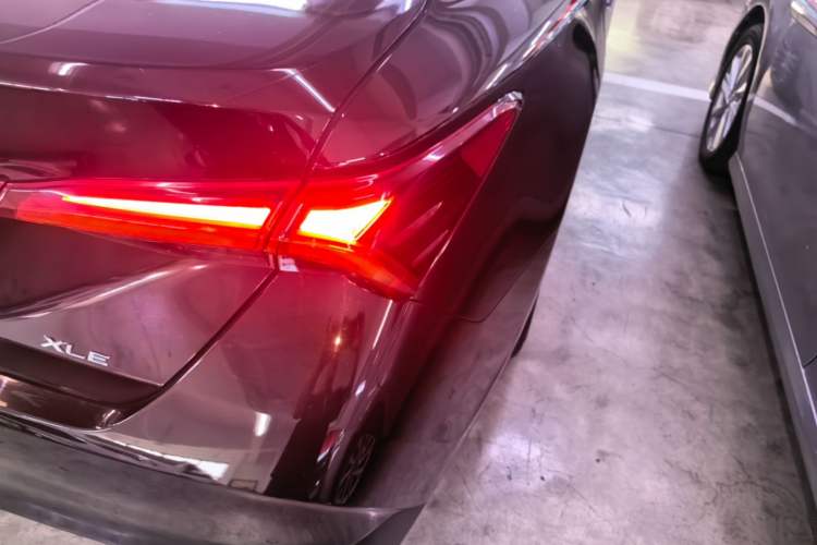 Used Toyota Avalon 2019 2.0L XLE Premium Edition China VI Right Rear Taillight