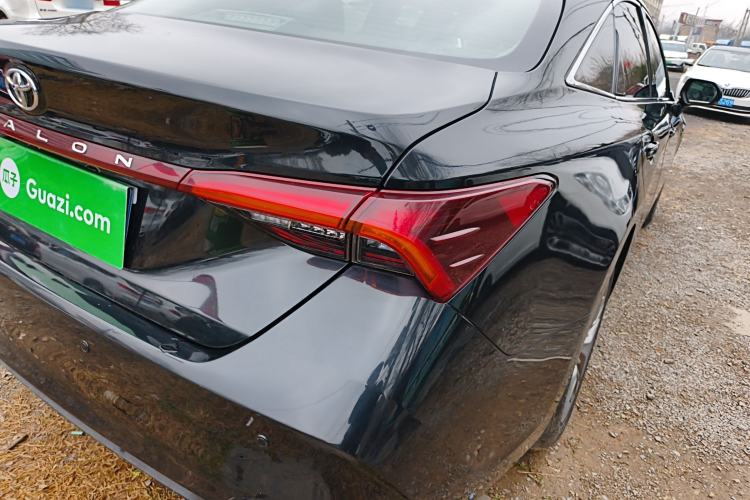 Used Toyota Avalon 2019 2.0L Ambition Edition China VI Right Rear Taillight