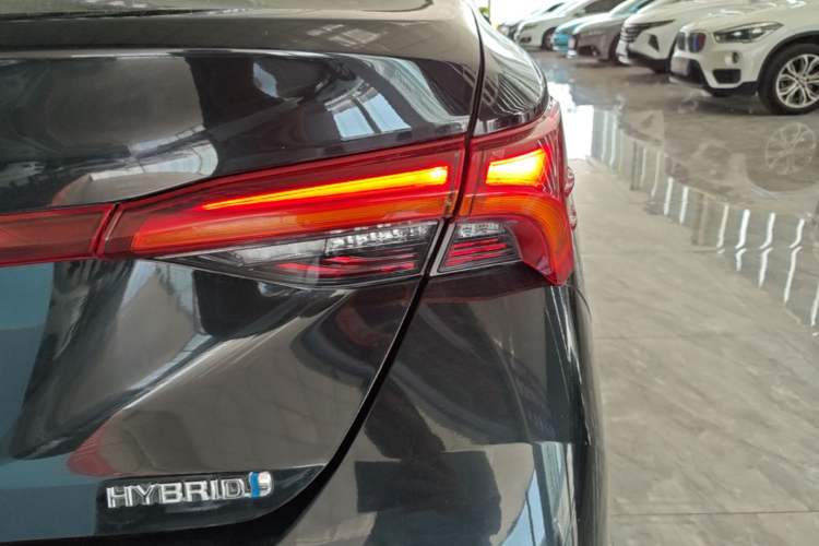 Used Toyota Avalon 2019 Dual-Engine 2.5L Luxury Edition China VI Standard Right Rear Taillight