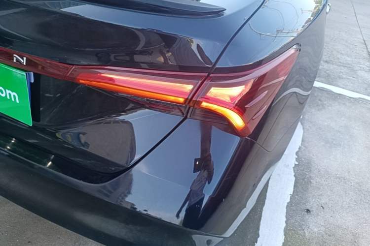 Used Toyota Avalon 2019 2.0L Luxury Edition China VI Standard Right Rear Taillight