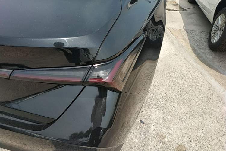 Used Toyota Avalon 2019 2.0L Luxury Edition China VI Standard Right Rear Taillight