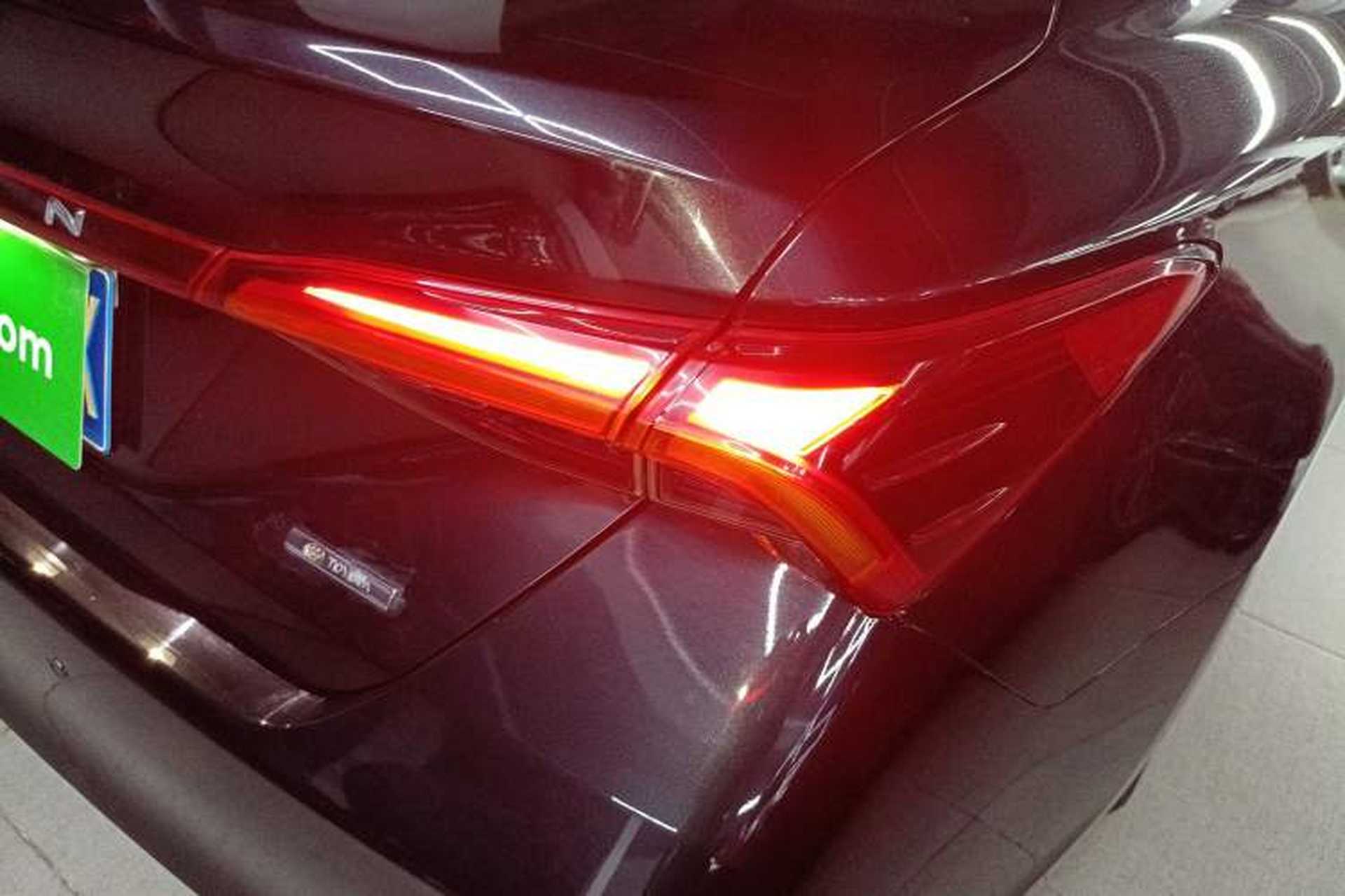 Used Toyota Avalon 2019 2.0L Luxury Edition China VI Standard Right Rear Taillight