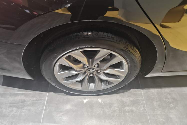 Used Toyota Avalon 2019 2.0L Luxury Edition China VI Standard Right Rear Wheel Hub