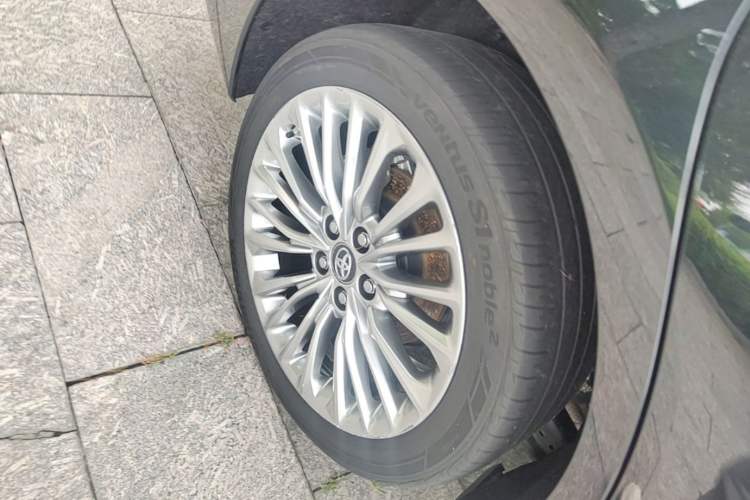 Used Toyota Avalon 2019 Dual-Engine 2.5L XLE Prestige Version China VI Standard Right Rear Wheel Hub