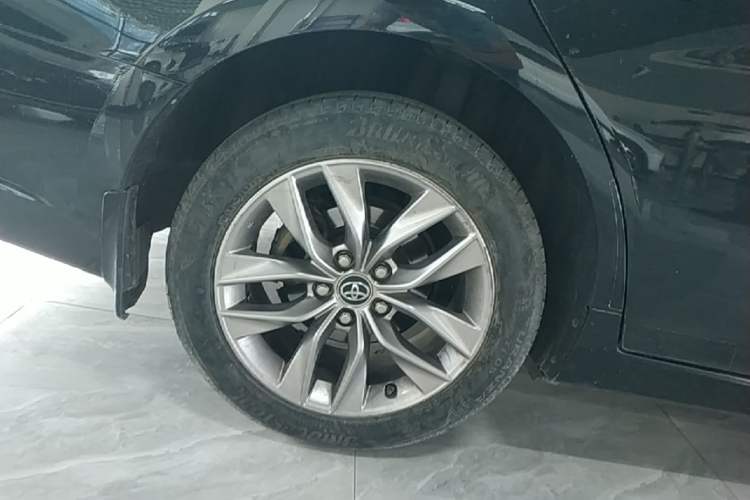 Used Toyota Avalon 2019 2.5L Ambition Version China VI Standard Right Rear Wheel Hub