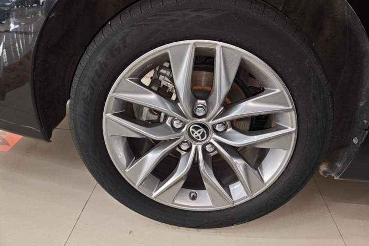 Used Toyota Avalon 2019 Dual-Engine 2.5L Luxury Edition China VI Standard Right Rear Wheel Hub