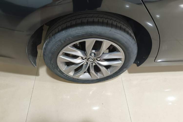 Used Toyota Avalon 2019 2.5L Ambition Version China VI Standard Right Rear Wheel Hub