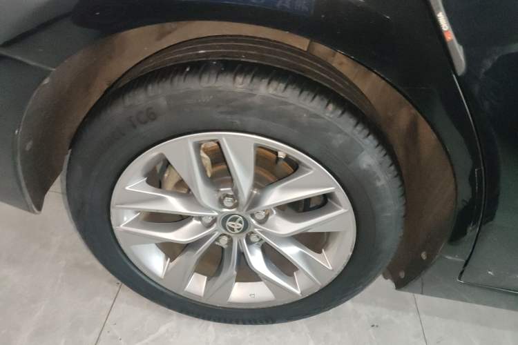 Used Toyota Avalon 2019 2.5L Ambition Version China VI Standard Right Rear Wheel Hub
