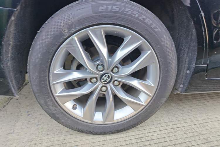 Used Toyota Avalon 2019 2.0L Luxury Edition China VI Standard Right Rear Wheel Hub