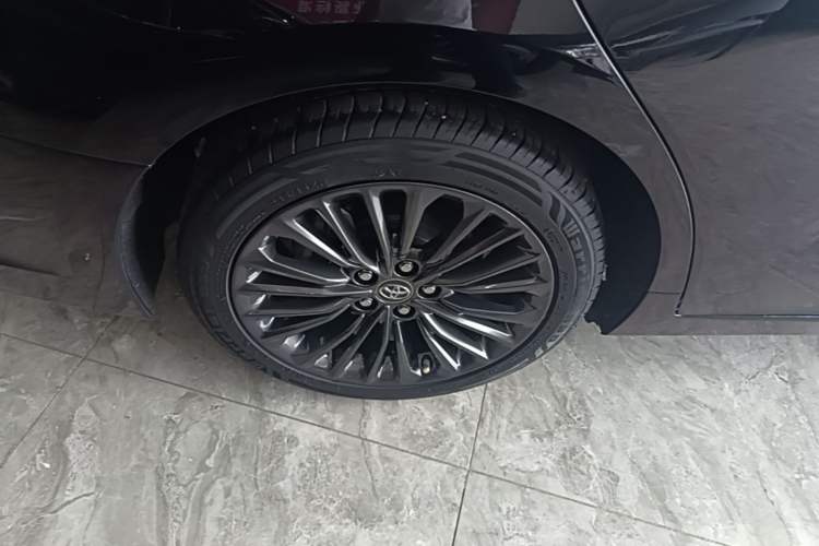 Used Toyota Avalon 2019 2.5L Touring Premium Version China VI Standard Right Rear Wheel Hub
