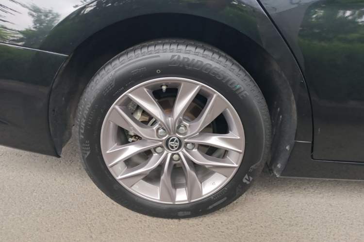 Used Toyota Avalon 2019 2.0L Ambition Edition China VI Right Rear Wheel Hub