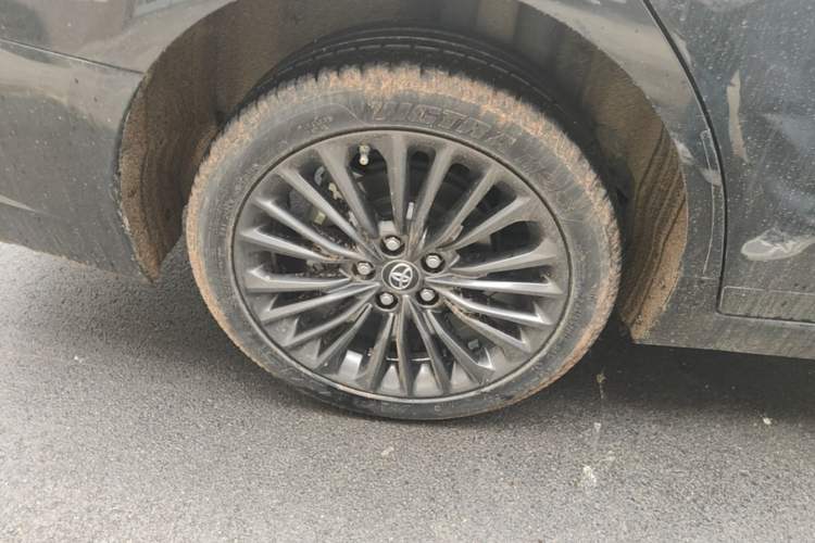 Used Toyota Avalon 2019 2.5L Touring Premium Version China VI Standard Right Rear Wheel Hub