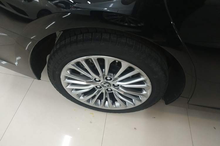 Used Toyota Avalon 2019 Dual-Engine 2.5L XLE Prestige Version China VI Standard Right Rear Wheel Hub