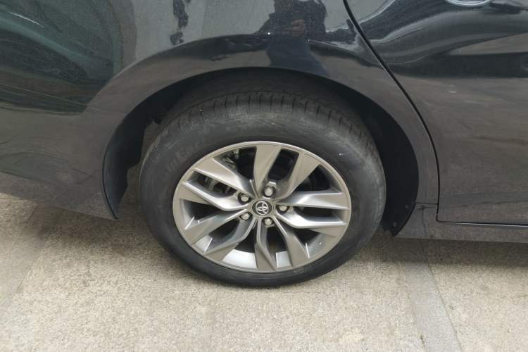 Used Toyota Avalon 2019 2.0L Luxury Edition China VI Standard Right Rear Wheel Hub