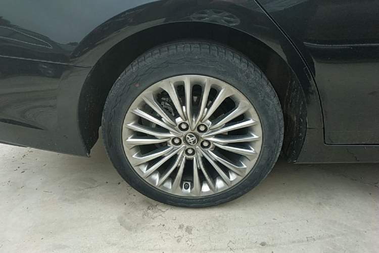 Used Toyota Avalon 2019 Dual-Engine 2.5L XLE Prestige Version China VI Standard Right Rear Wheel Hub