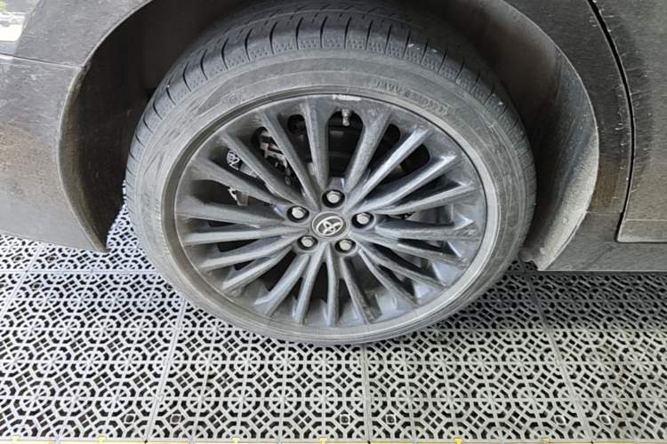 Used Toyota Avalon 2019 2.0L XLE Premium Edition China VI Right Rear Wheel Hub