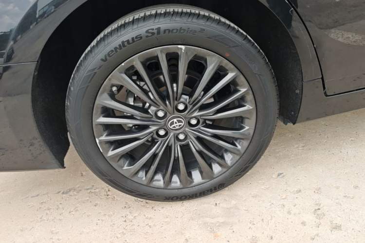 Used Toyota Avalon 2019 2.0L XLE Premium Edition China VI Right Rear Wheel Hub