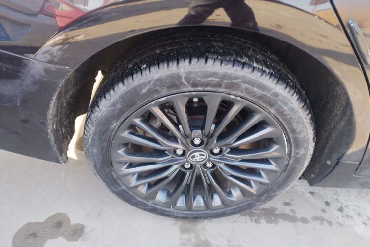 Used Toyota Avalon 2019 2.0L XLE Premium Edition China VI Right Rear Wheel Hub