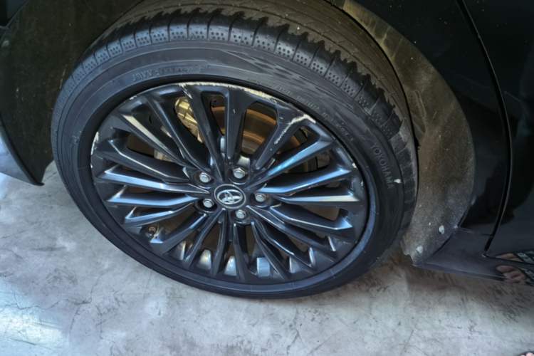 Used Toyota Avalon 2019 2.0L XLE Premium Edition China VI Right Rear Wheel Hub