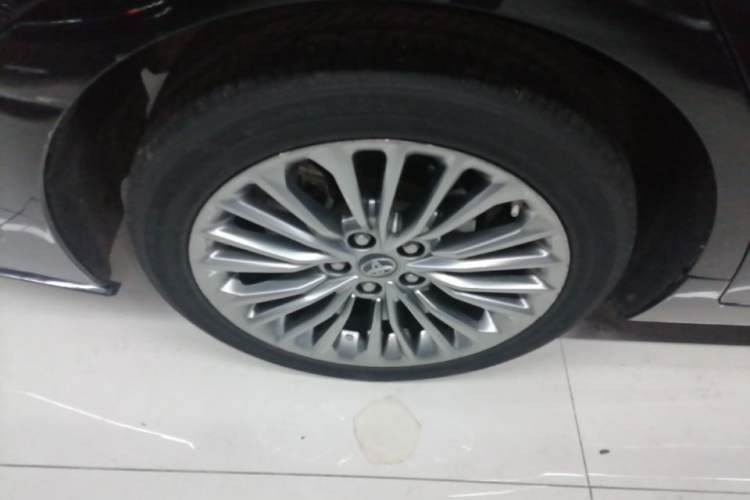 Used Toyota Avalon 2019 Dual-Engine 2.5L XLE Prestige Version China VI Standard Right Rear Wheel Hub