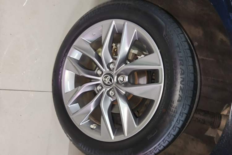 Used Toyota Avalon 2019 Dual-Engine 2.5L Luxury Edition China VI Standard Right Rear Wheel Hub