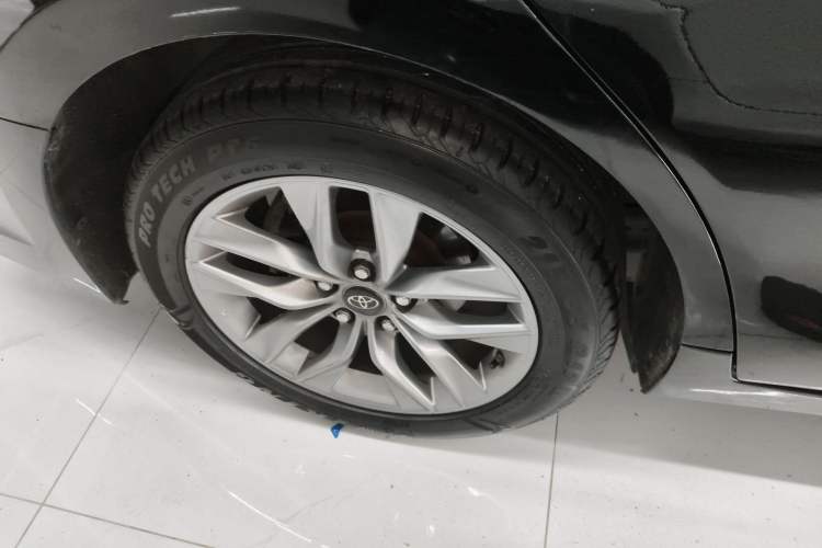 Used Toyota Avalon 2019 2.0L Ambition Edition China VI Right Rear Wheel Hub
