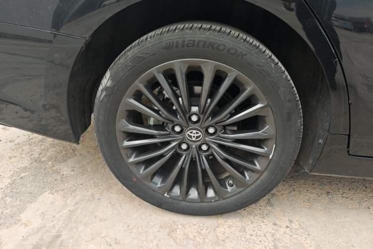 Used Toyota Avalon 2019 2.0L XLE Premium Edition China VI Right Rear Wheel Hub