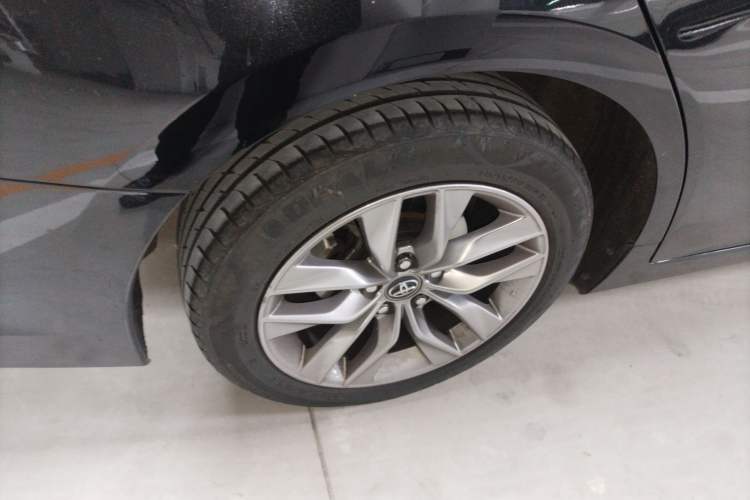 Used Toyota Avalon 2019 2.0L Luxury Edition China VI Standard Right Rear Wheel Hub