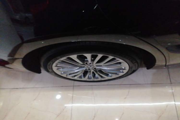Used Toyota Avalon 2019 Dual-Engine 2.5L XLE Prestige Version China VI Standard Right Rear Wheel Hub