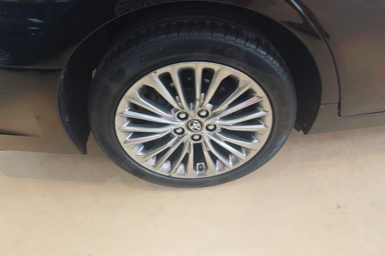 Used Toyota Avalon 2019 Dual-Engine 2.5L XLE Prestige Version China VI Standard Right Rear Wheel Hub