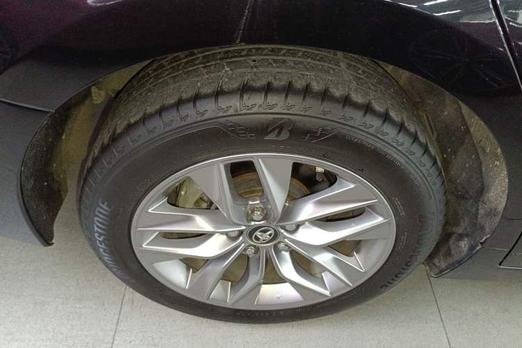 Used Toyota Avalon 2019 2.0L Luxury Edition China VI Standard Right Rear Wheel Hub