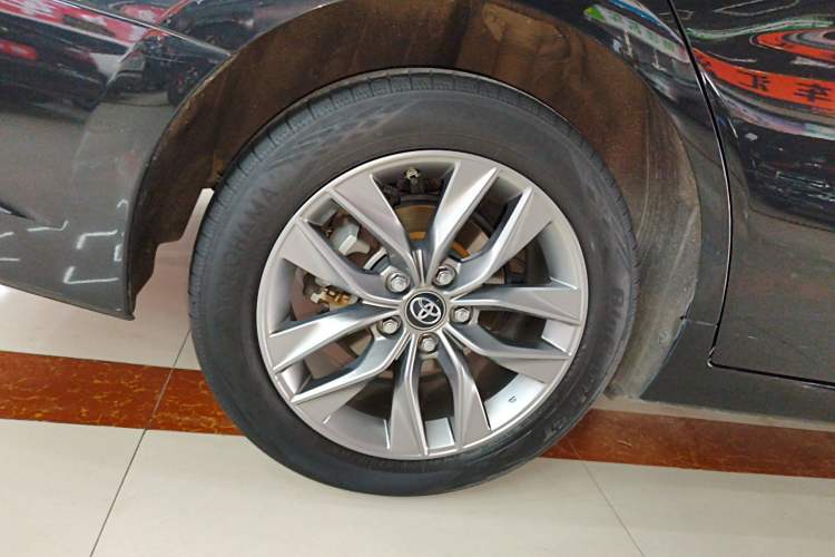 Used Toyota Avalon 2019 Dual-Engine 2.5L Luxury Edition China VI Standard Right Rear Wheel Hub