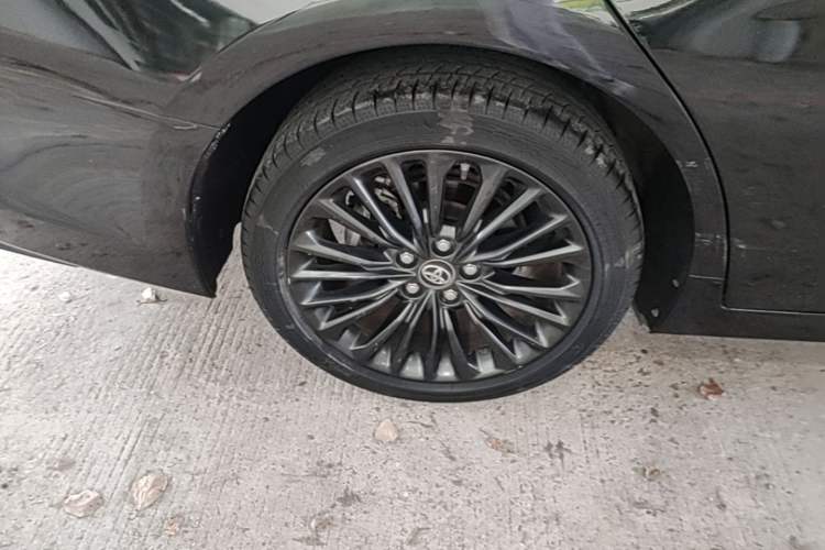 Used Toyota Avalon 2019 2.5L Touring Premium Version China VI Standard Right Rear Wheel Hub