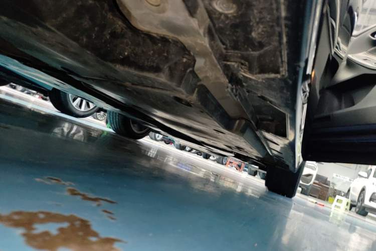 Used Toyota Avalon 2019 2.0L XLE Premium Edition China VI Right Side Sill