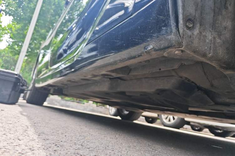 Used Toyota Avalon 2019 2.0L Ambition Edition China VI Right Side Sill