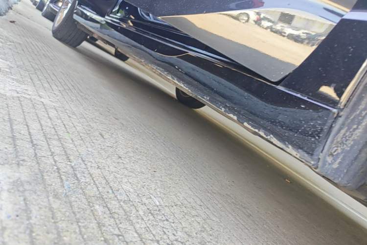 Used Toyota Avalon 2019 2.0L Luxury Edition China VI Standard Right Side Sill