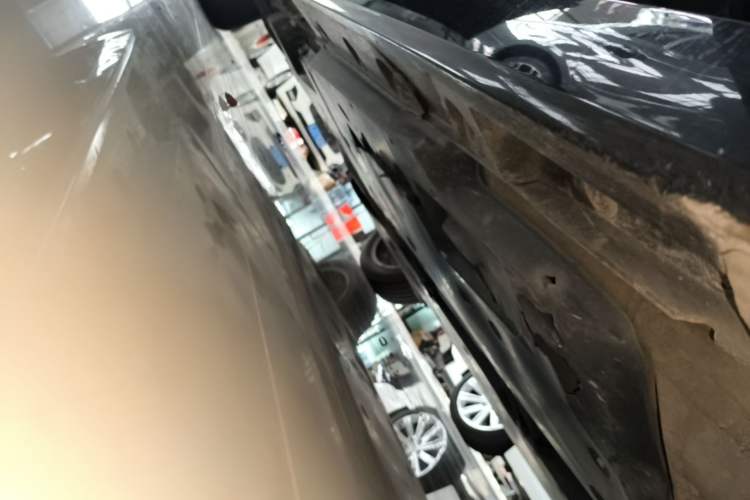 Used Toyota Avalon 2019 2.0L Luxury Edition China VI Standard Right Side Sill